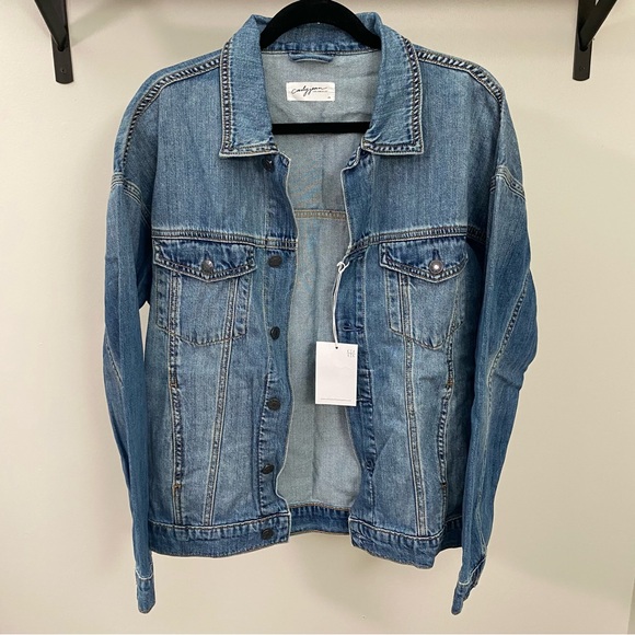 Medium Wash Oversized Denim Jacket - Picture 2 of 9